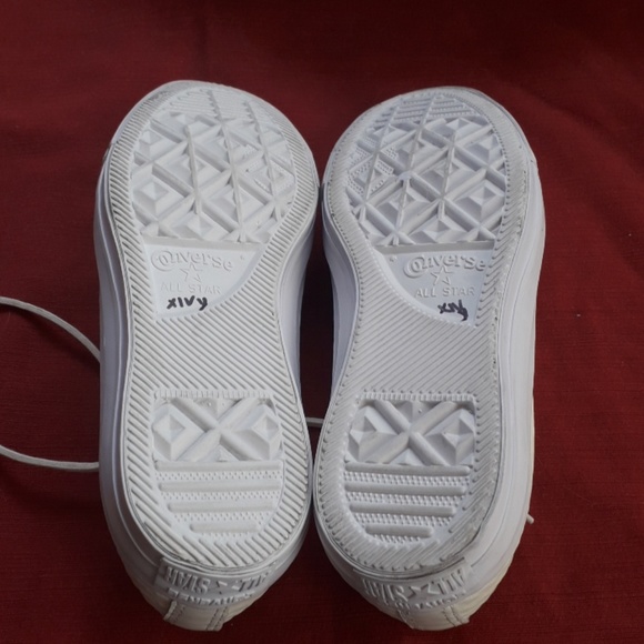 Vintage Converse Ivory on White Peppled Canvas Sneakers - Picture 6 of 8